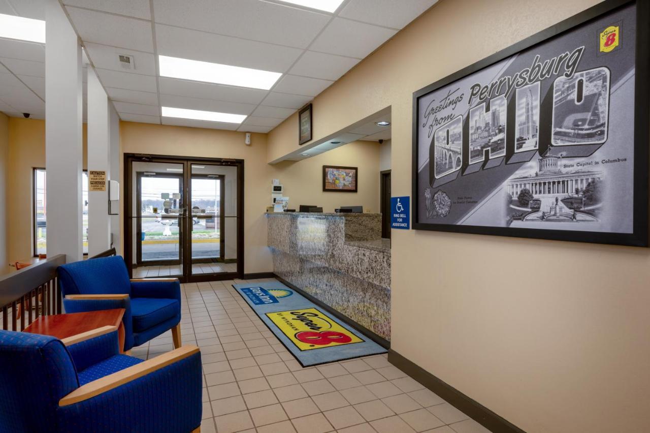 Super 8 By Wyndham Perrysburg-Toledo Hotell Exteriör bild