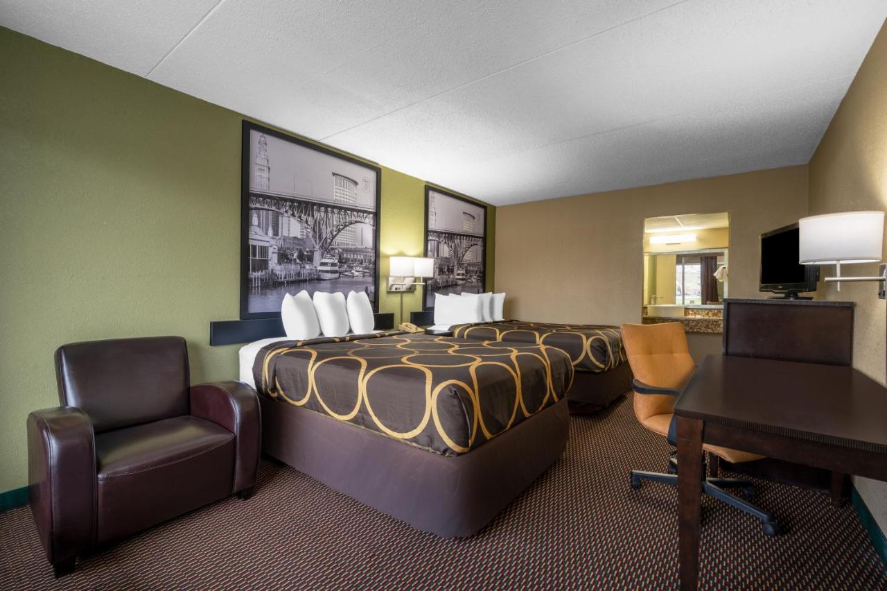 Super 8 By Wyndham Perrysburg-Toledo Hotell Exteriör bild