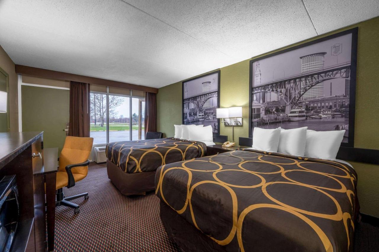 Super 8 By Wyndham Perrysburg-Toledo Hotell Exteriör bild