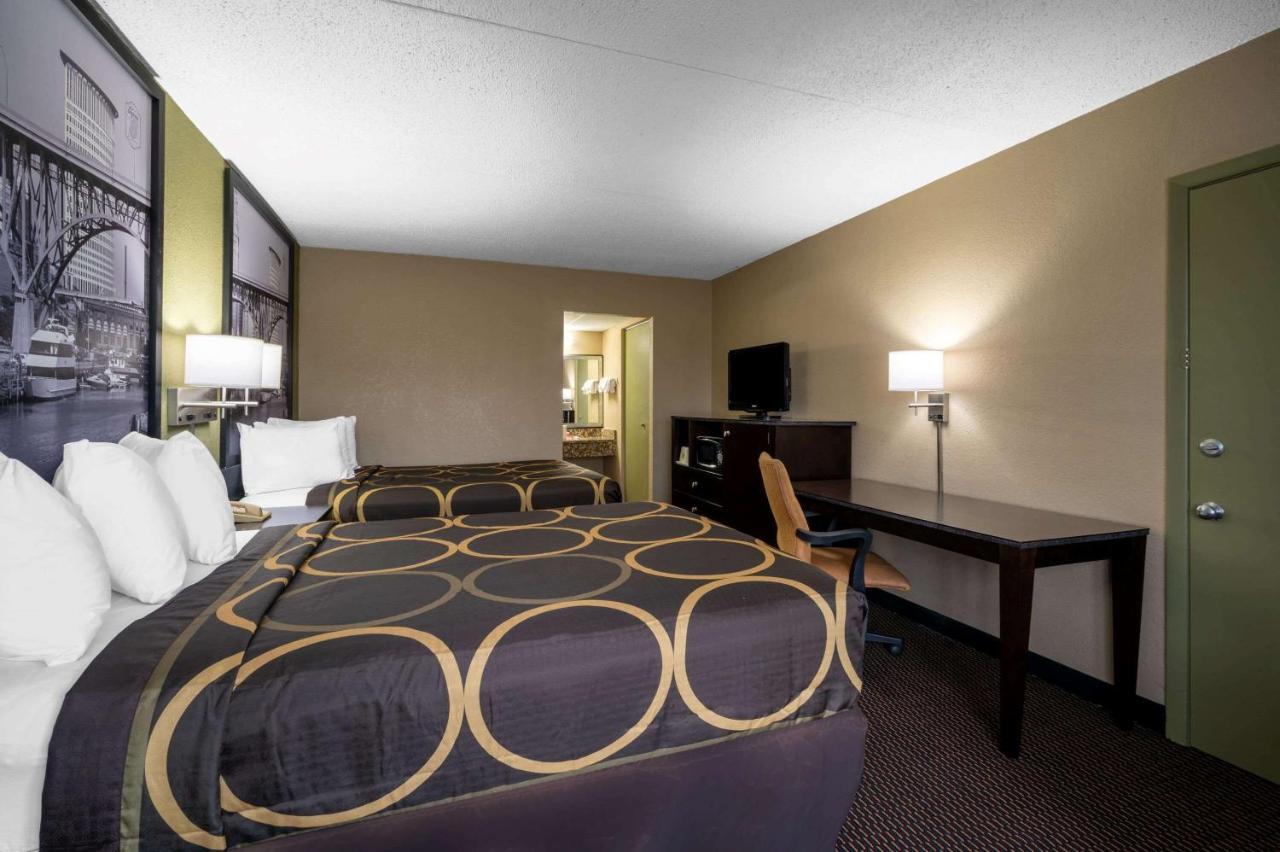 Super 8 By Wyndham Perrysburg-Toledo Hotell Exteriör bild