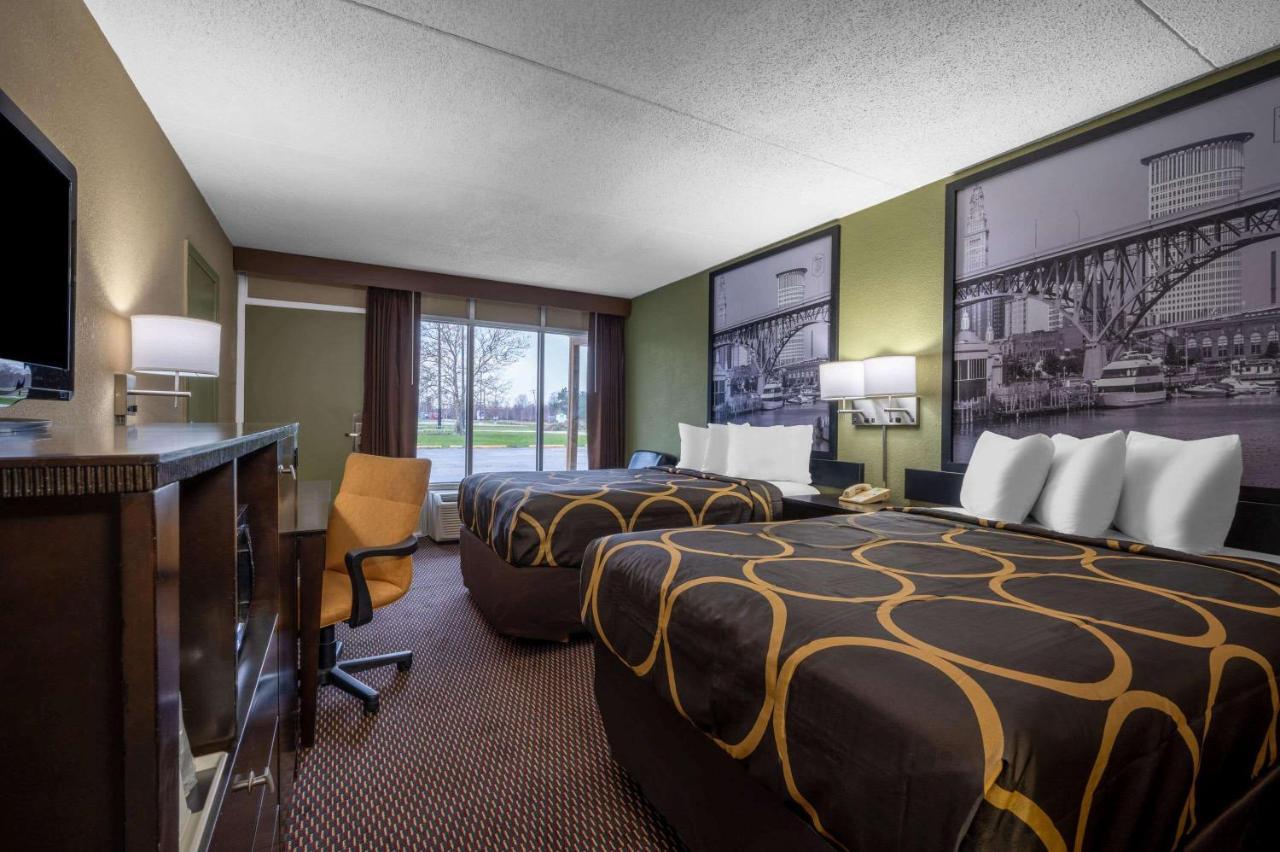 Super 8 By Wyndham Perrysburg-Toledo Hotell Exteriör bild