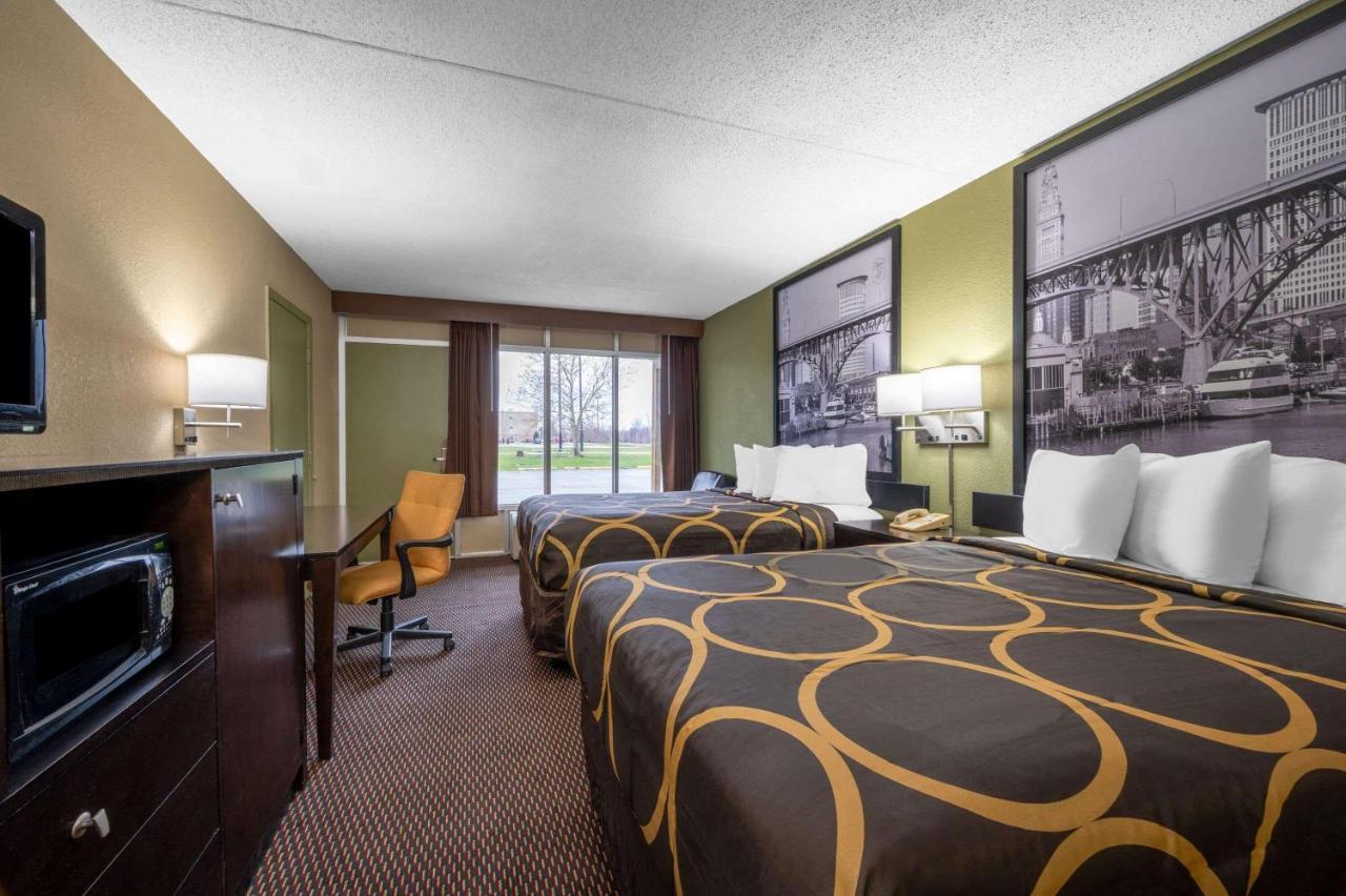 Super 8 By Wyndham Perrysburg-Toledo Hotell Exteriör bild