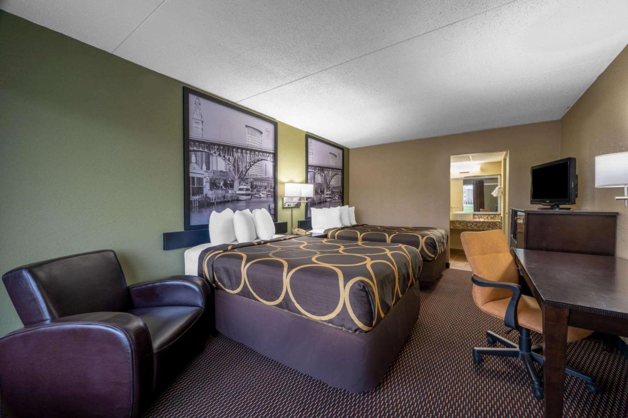 Super 8 By Wyndham Perrysburg-Toledo Hotell Exteriör bild