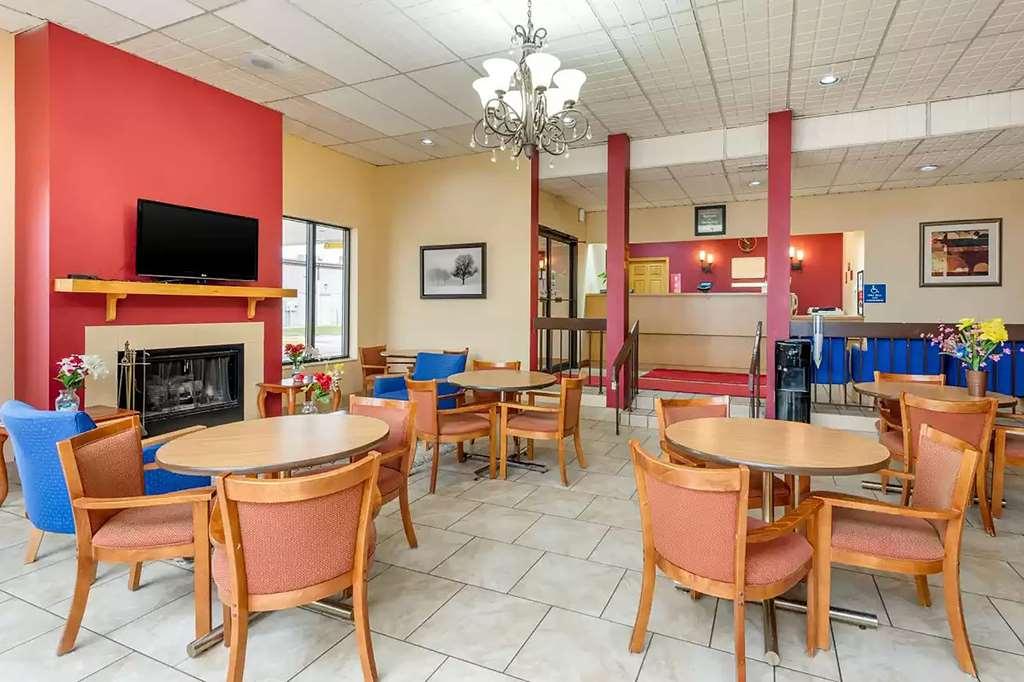 Super 8 By Wyndham Perrysburg-Toledo Hotell Bekvämligheter bild