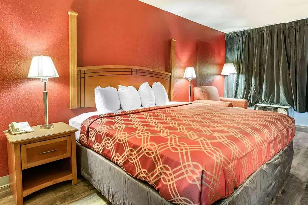 Super 8 By Wyndham Perrysburg-Toledo Hotell Rum bild