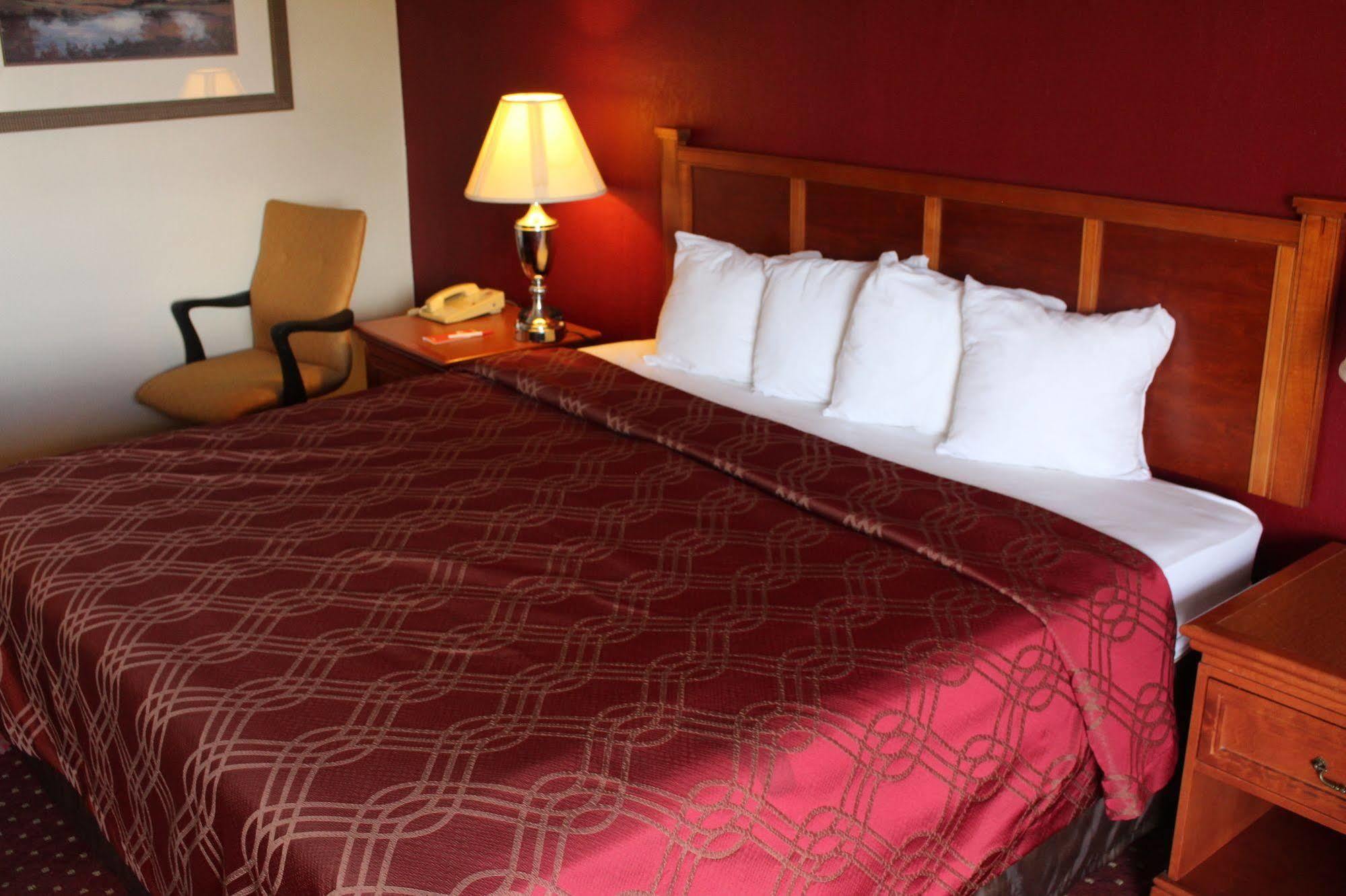 Super 8 By Wyndham Perrysburg-Toledo Hotell Exteriör bild